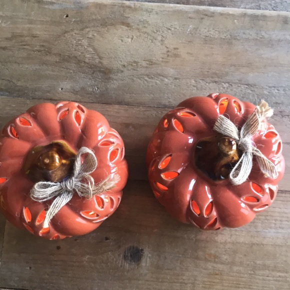 SALE ✅✅✅Set of 2 Ceramic Lighted Pumpkins - Picture 6 of 8